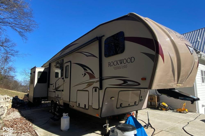 2018 Rockwood Signature Ultra Lite 8298WS