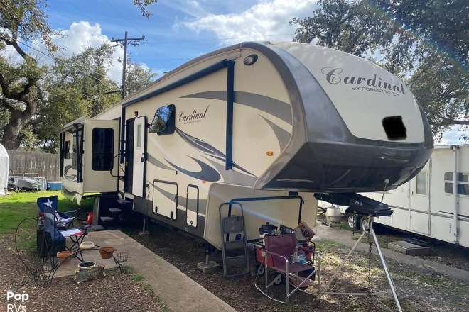 2016 Cardinal 3875FB