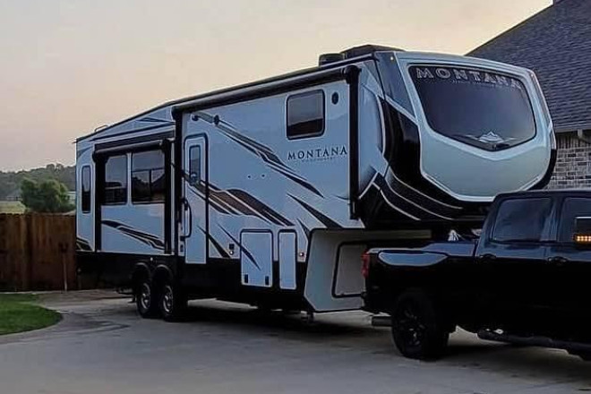 2021 Montana High Country 295RL