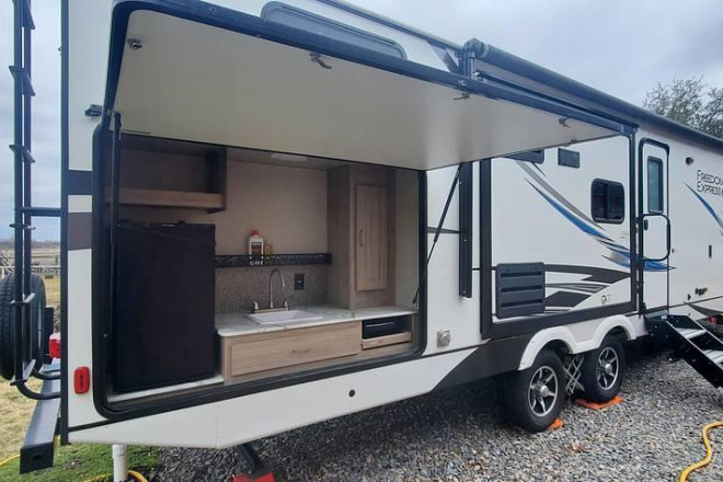 2020 Freedom Express 320BHDS