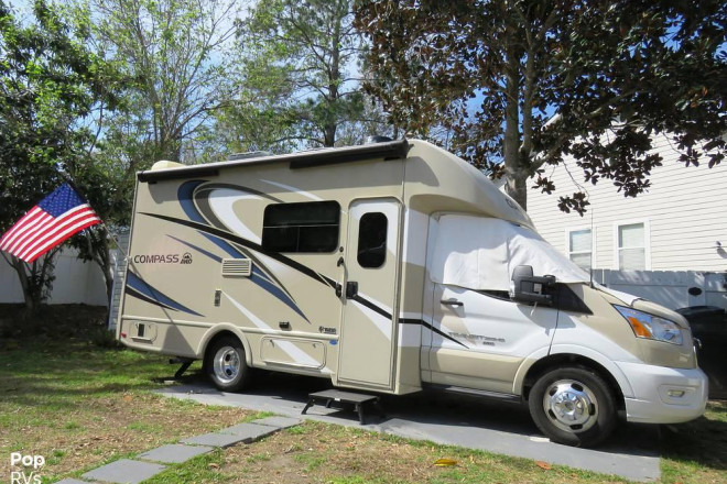 2021 Compass 23TW