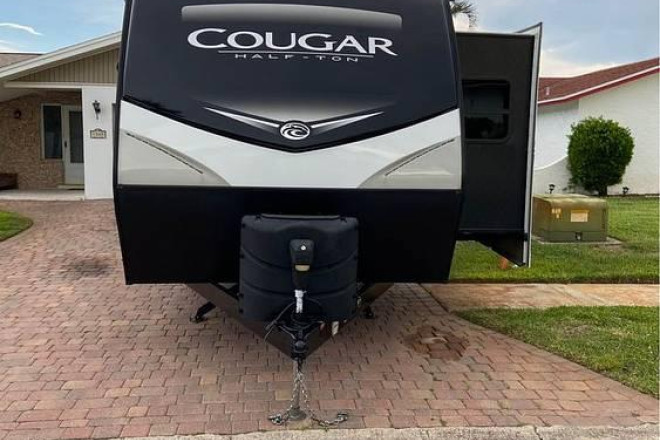2020 Cougar Half-Ton 32RLI