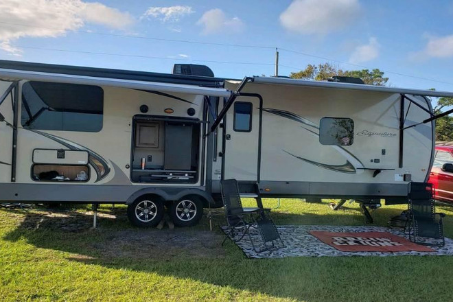 2019 Rockwood Signature Ultra Lite 8332BS