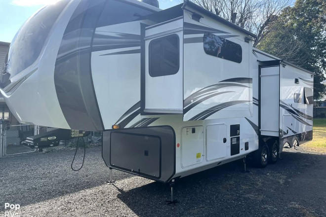 2021 North Point 310RLTS