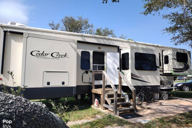 2019 Cedar Creek 37FLK