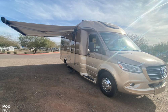 2021 Ultra Brougham UB25TB