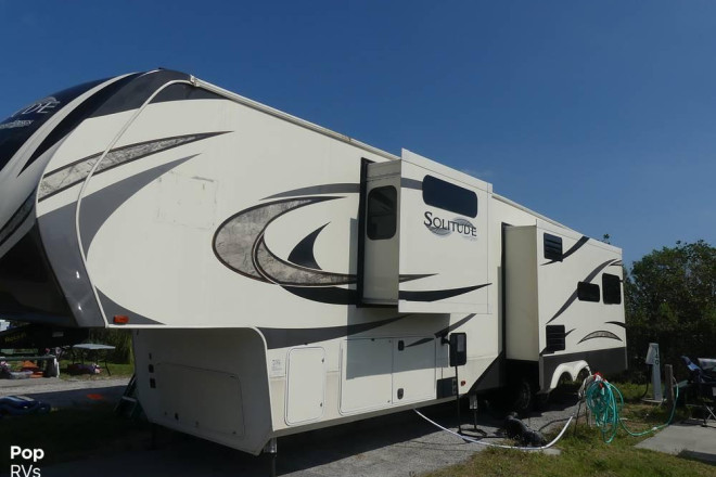 2019 Solitude 372WB