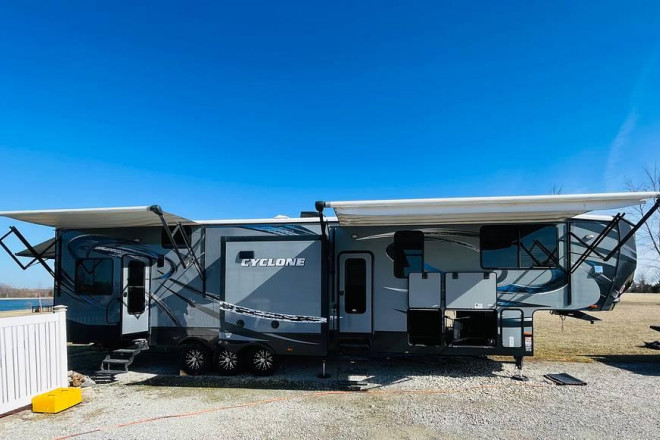 2016 Cyclone 4100 King