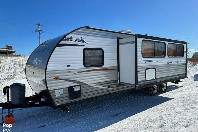 2014 Cherokee Grey Wolf 26C