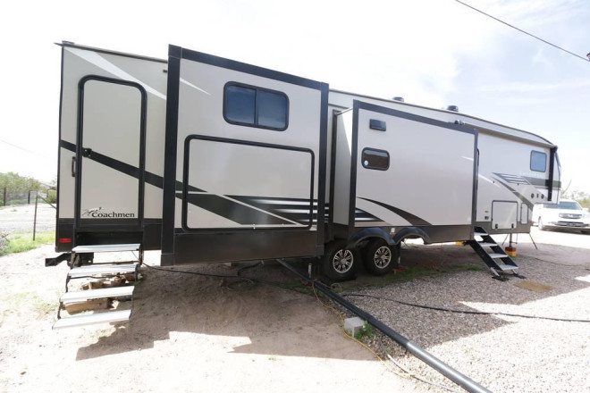 2020 Chaparral 367BH