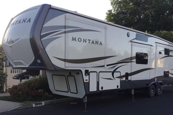 2017 Montana 3950BR
