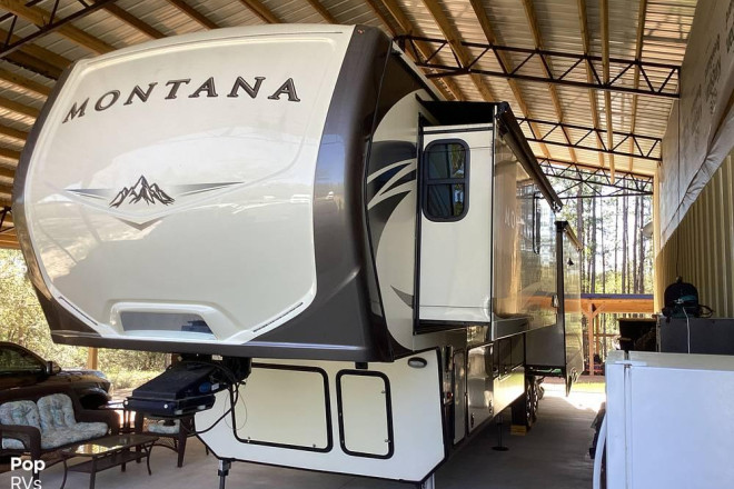 2016 Montana 3721RL