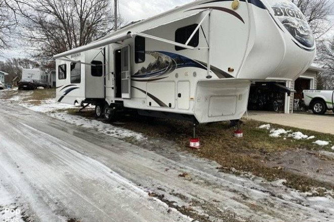 2012 Bighorn 3610RE