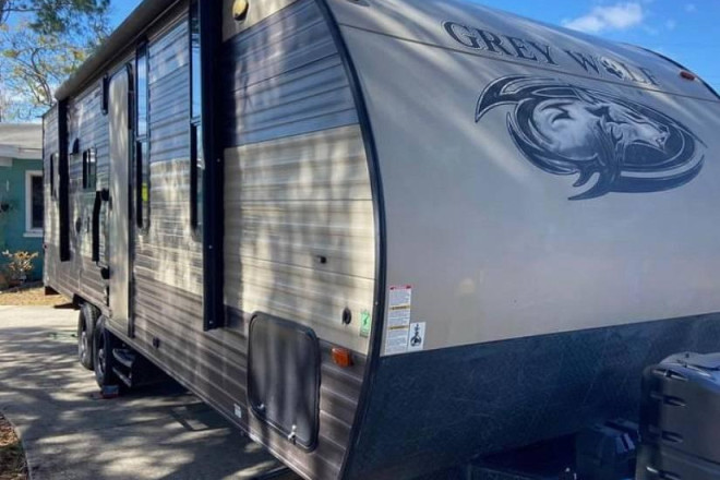 2018 Grey Wolf 22RR