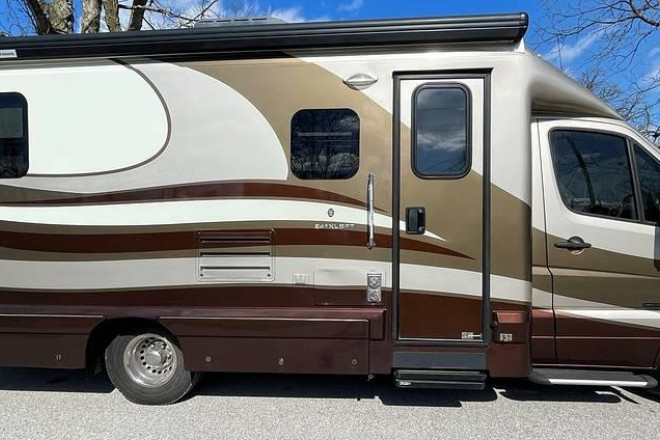 2016 Platinum II 241XL SRT