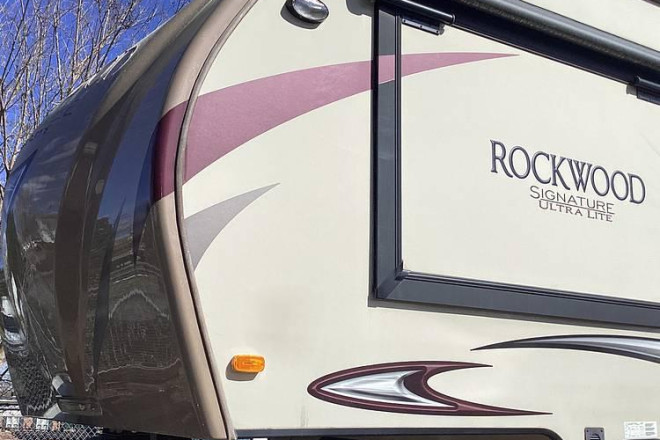 2018 Rockwood Ultra Lite 8289WS