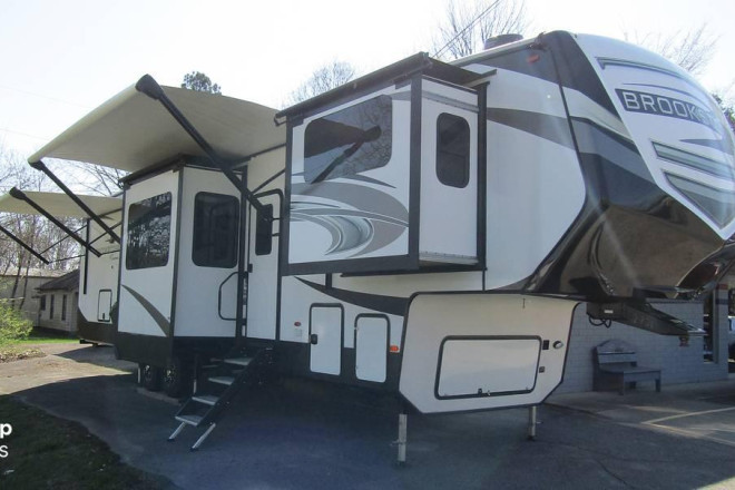 2021 Brookstone 344FL