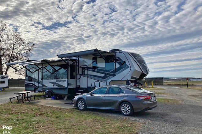 2022 Momentum 395MSR