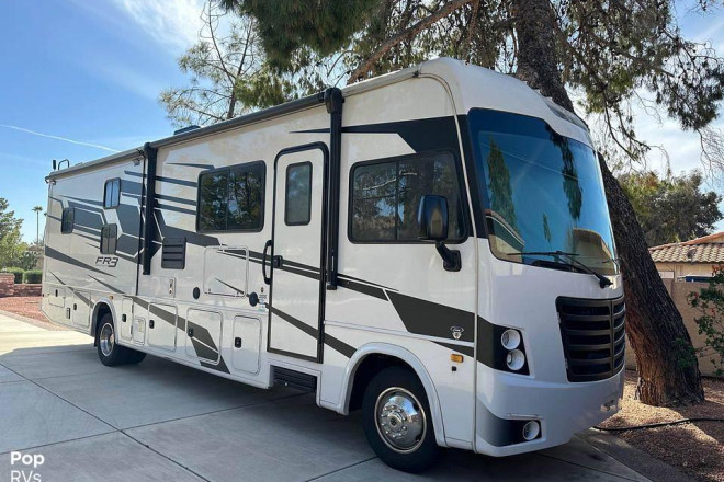 2021 FR3 32ds Bunkhouse