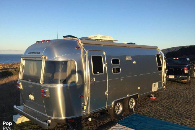 2015 Flying Cloud 25FB