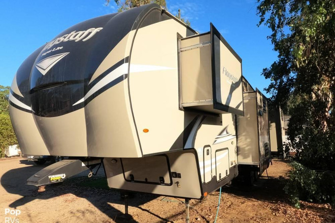 2020 Flagstaff 529RBS