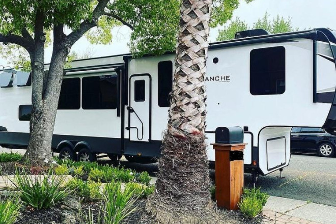 2021 Avalanche 390DS