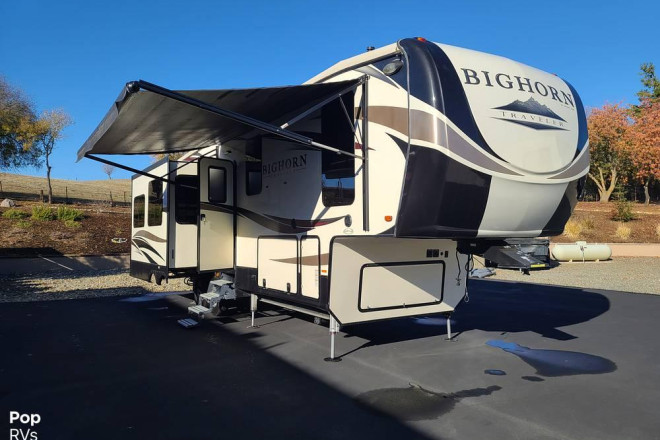 2018 Bighorn Traveler 32RS