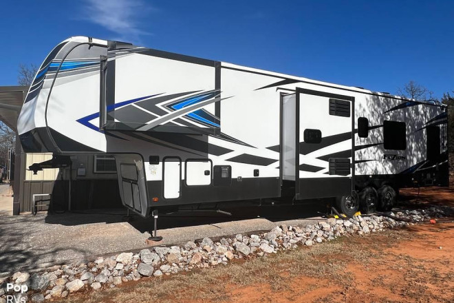 2021 Fuzion 419 Toy Hauler