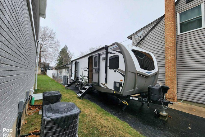 2021 SolAire 260FKBS