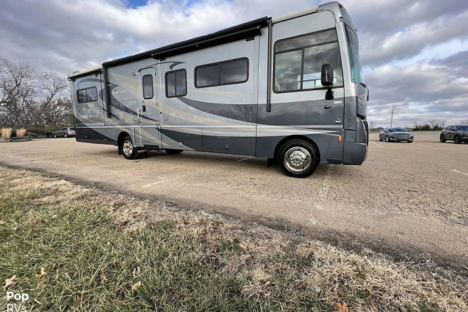 2011 Sightseer 33C