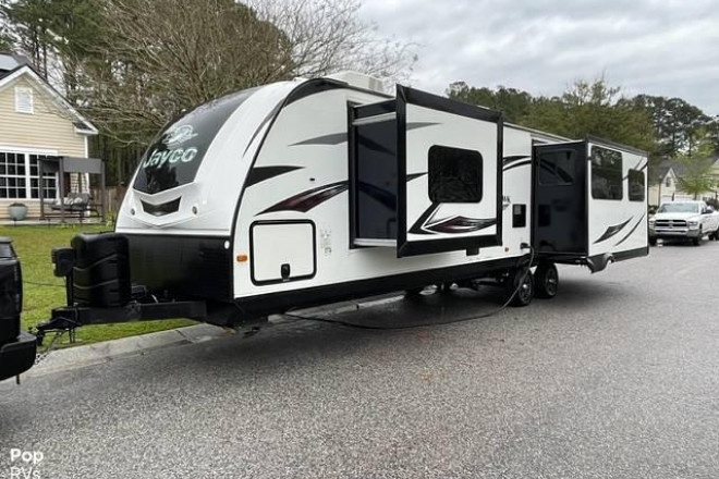 2016 White Hawk 33RLBS