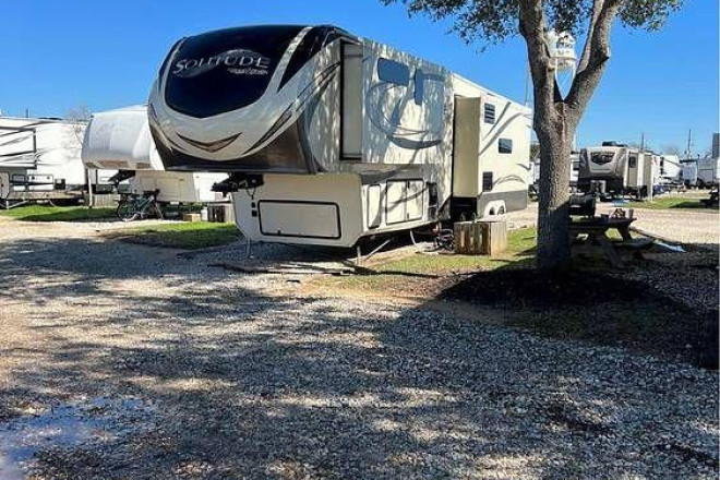 2017 Solitude ST384GK