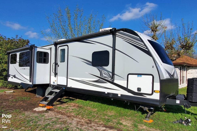 2021 White Hawk 32RL