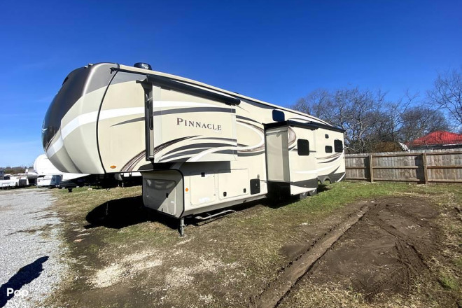 2019 Pinnacle 37MDQS