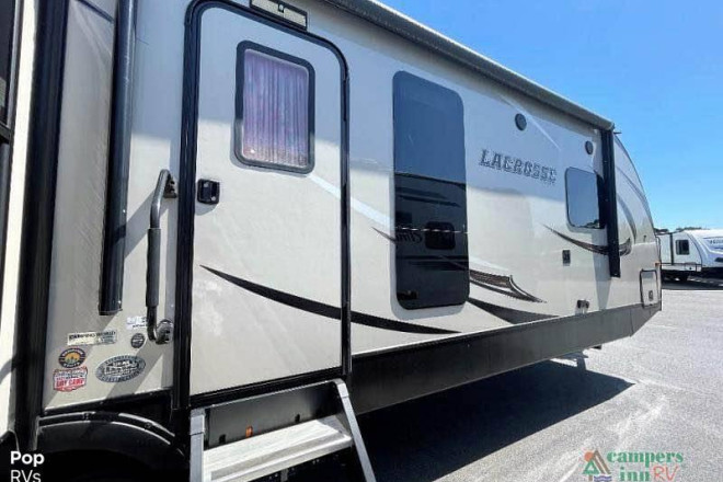 2019 Lacrosse Luxury Lite 3311RK