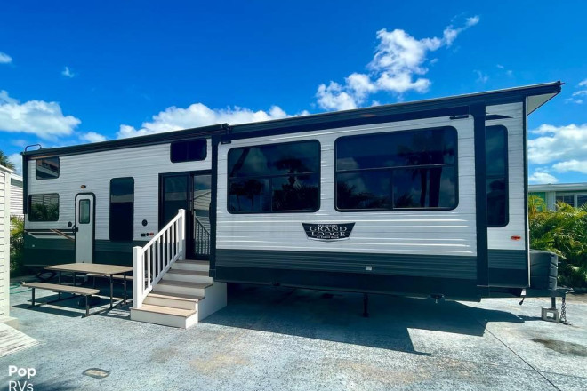 2021 Grand Lodge 42FLDL