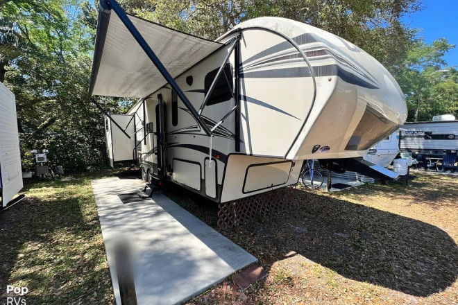 2017 Crusader M 30 BH