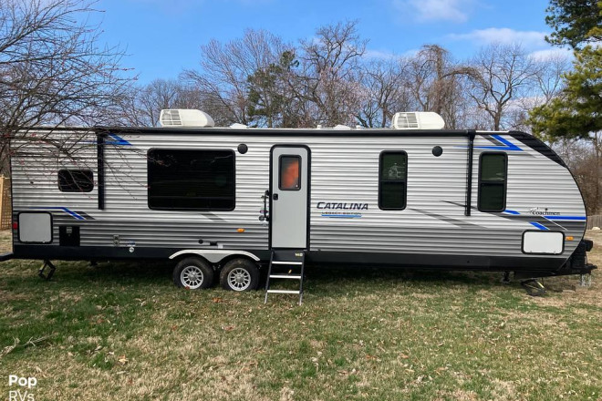 2021 Catalina 303RKDS