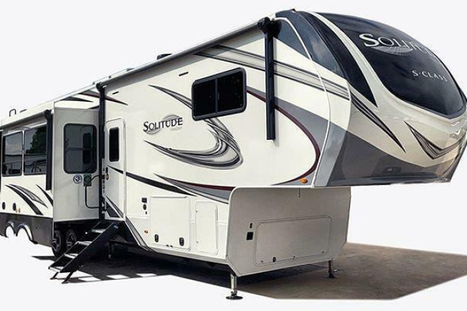 2023 Solitude 2930RL  S-Class